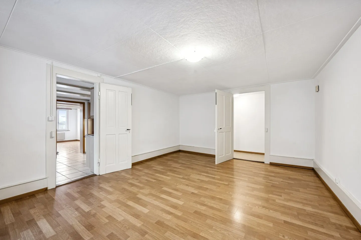 Fattoria con spazio abitativo, sezione economica e potenziale di sviluppo - Foto 7 di 14