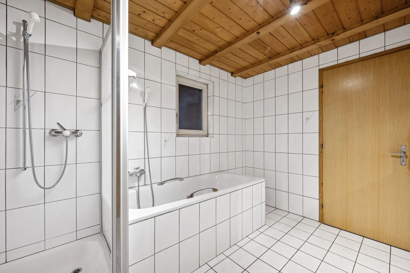 Fattoria con spazio abitativo, sezione economica e potenziale di sviluppo - Foto 10 di 14