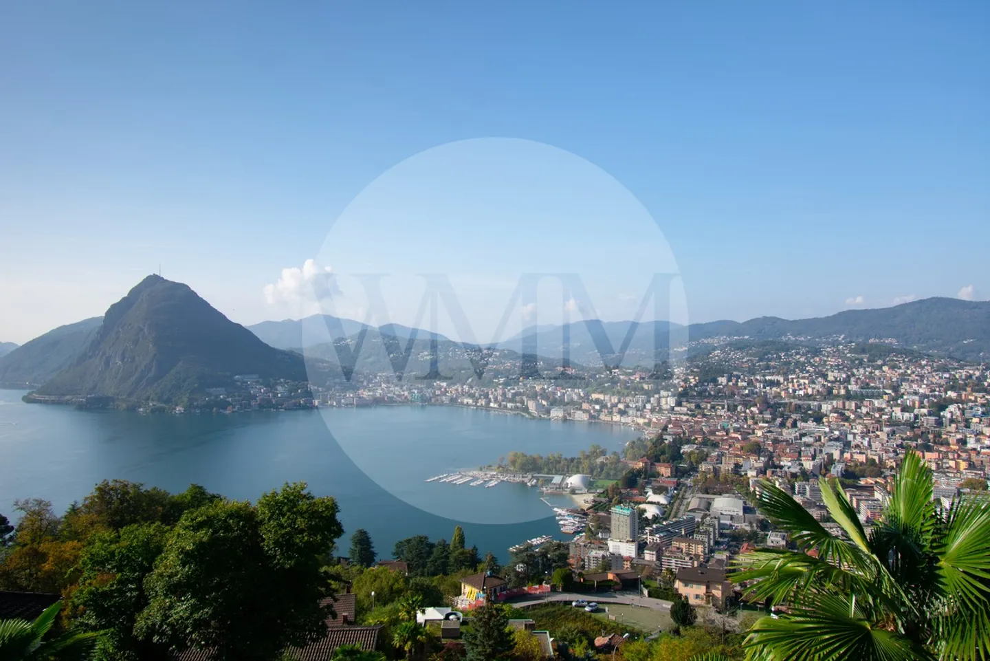 VILLA LUXUEUSE AVEC VUE IMPRENABLE SUR LE LAC - Photo 2 sur 2