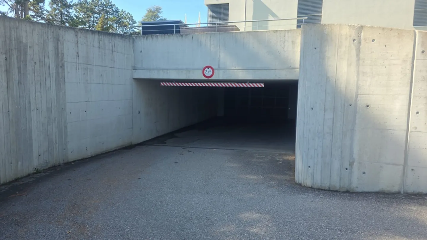 Innenparkplatz verfügbar - Foto 3 von 3