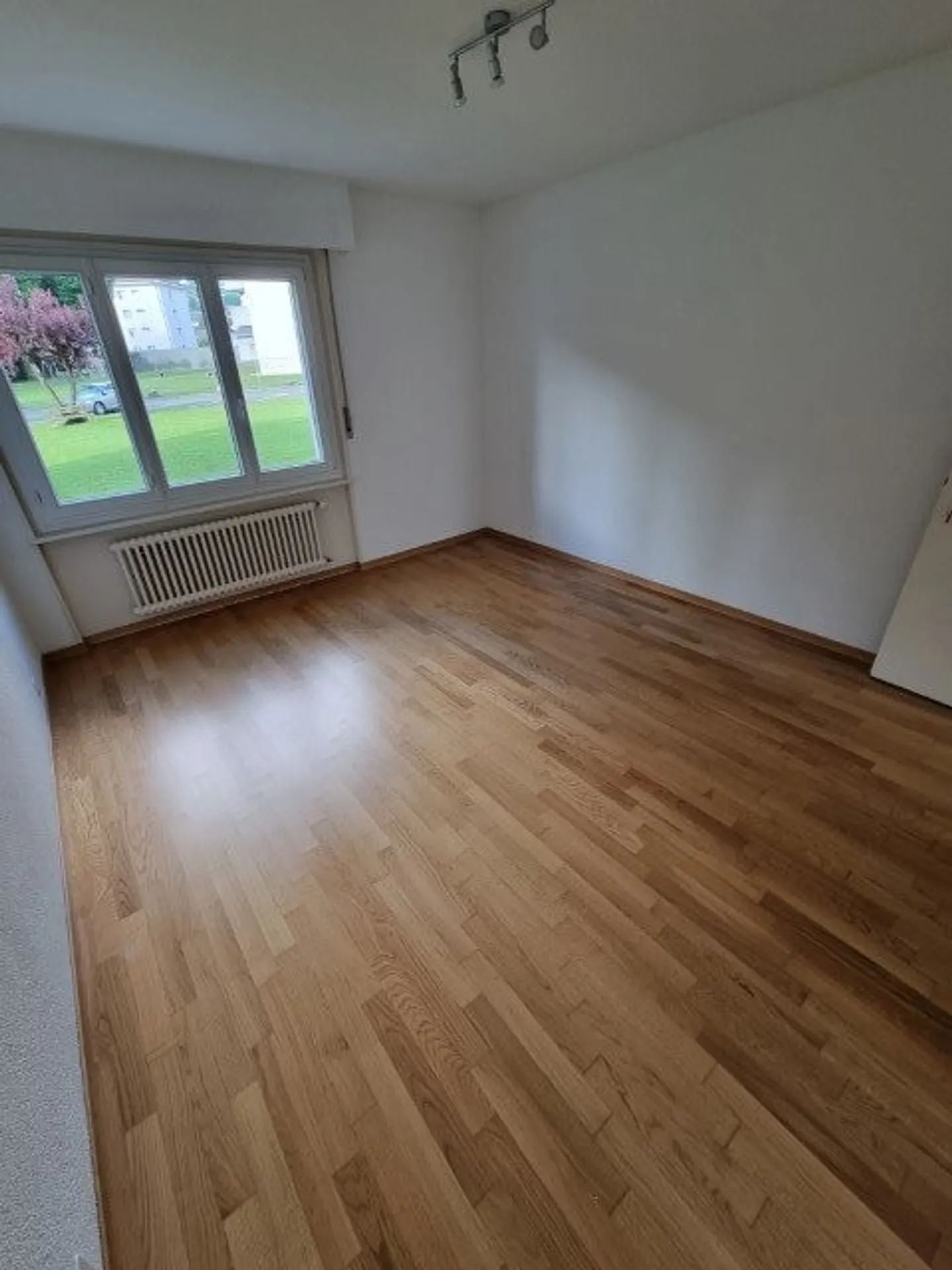 Bel Appartement avec Balcon - Photo 2 sur 5