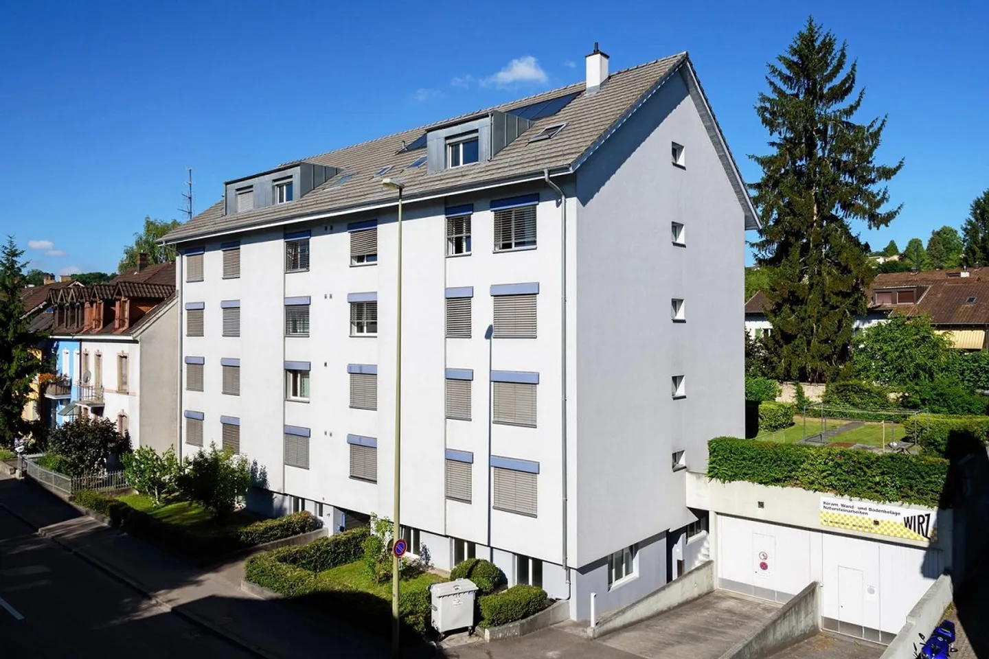 Ampio appartamento con 3 camere nel centro di Binningen - Foto 11 di 12