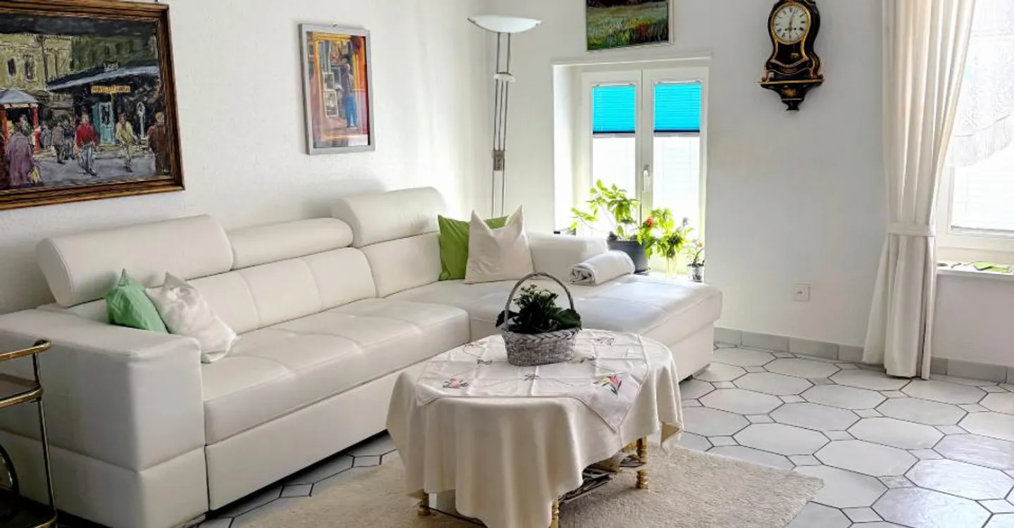 Schöne 3,5-Zimmer-Wohnung mit Blick auf die Weinberge - Foto 2 von 10