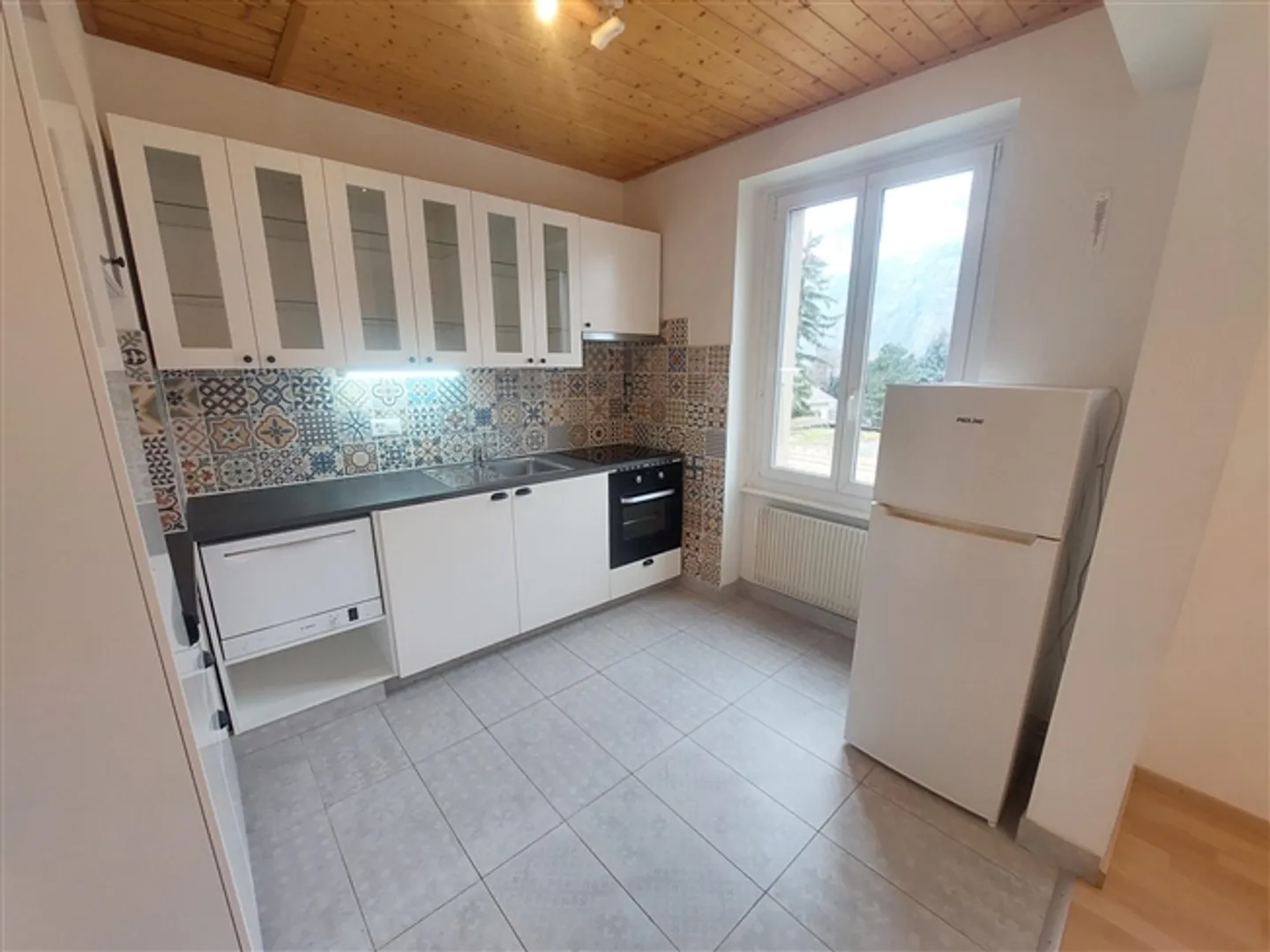 Charming 2.5-room apartment for sale - Photo 2 of 8