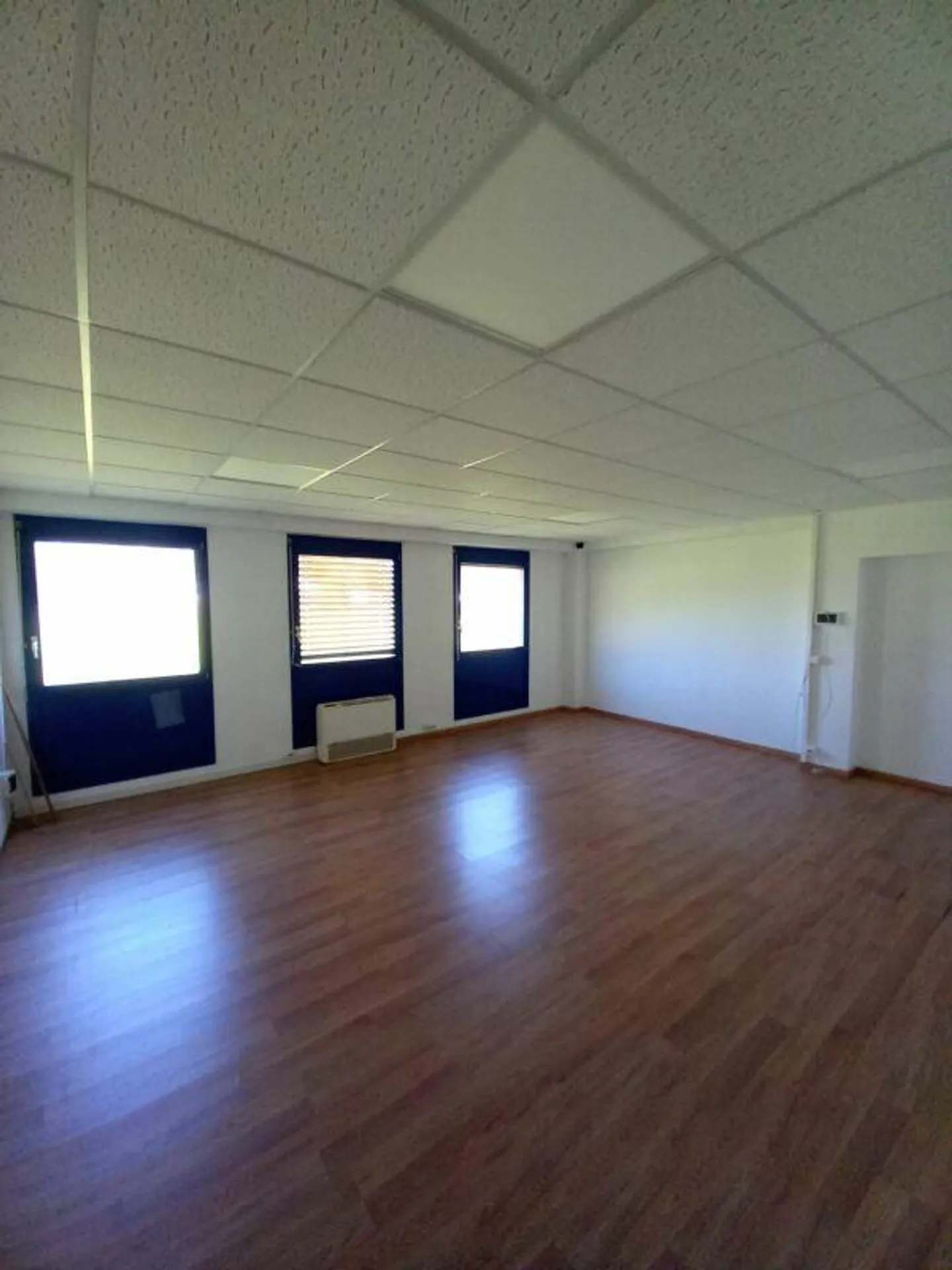 Offices for rent - Photo 6 of 8