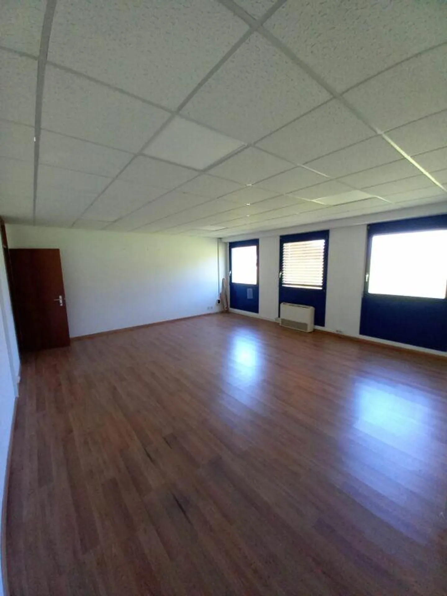 Offices for rent - Photo 7 of 8