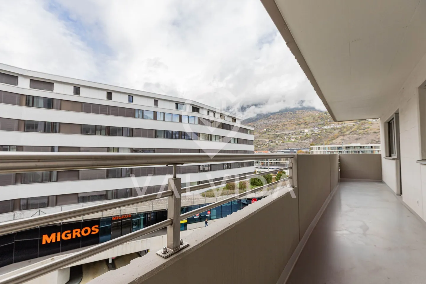 Appartamento luminoso e spazioso di 5,5 stanze nel cuore di Visp - Foto 4 di 16