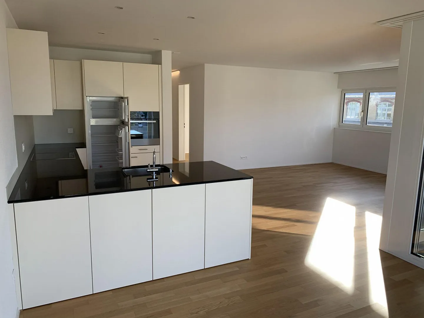 Appartement 3,5 pièces 95m², près du centre et de la gare - Photo 4 sur 18