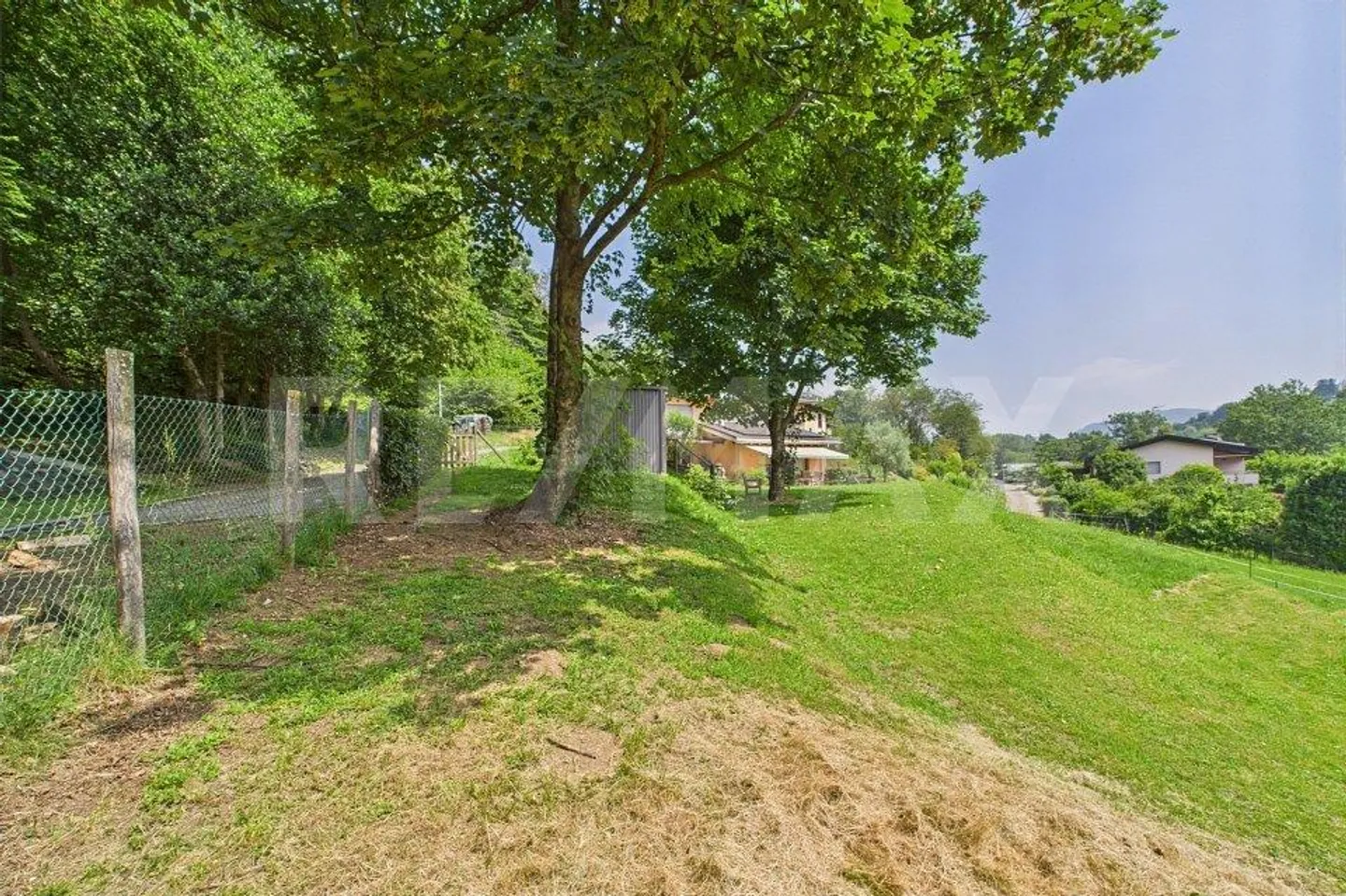 Terrain constructible à Biogno  Construisez l'avenir résidentiel que vous désirez - Photo 6 sur 11