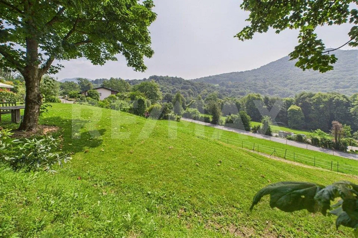 Terrain constructible à Biogno  Construisez l'avenir résidentiel que vous désirez - Photo 11 sur 11