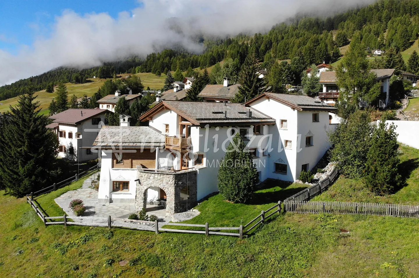 Maison engadine de première classe - Photo 1 sur 8