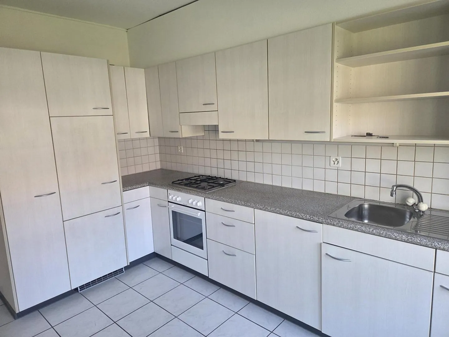 Charming 3-room apartment on the ground floor in a quiet location - Photo 2 of 6