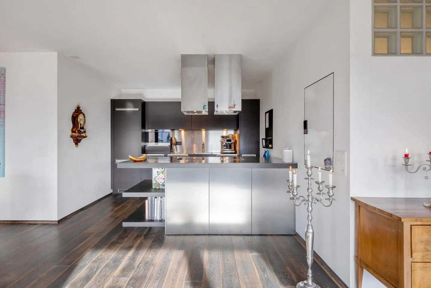 Urban WIP | ZH - Photo 2 of 7