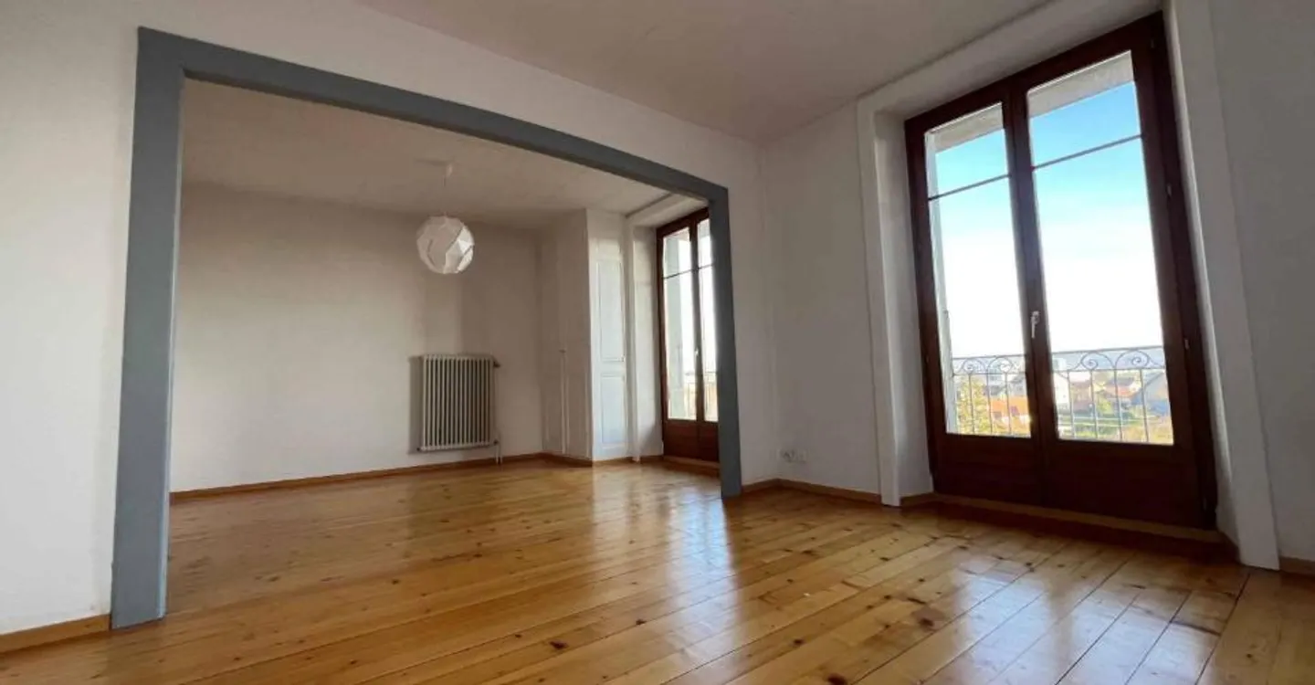 Residential building - Photo 4 of 11