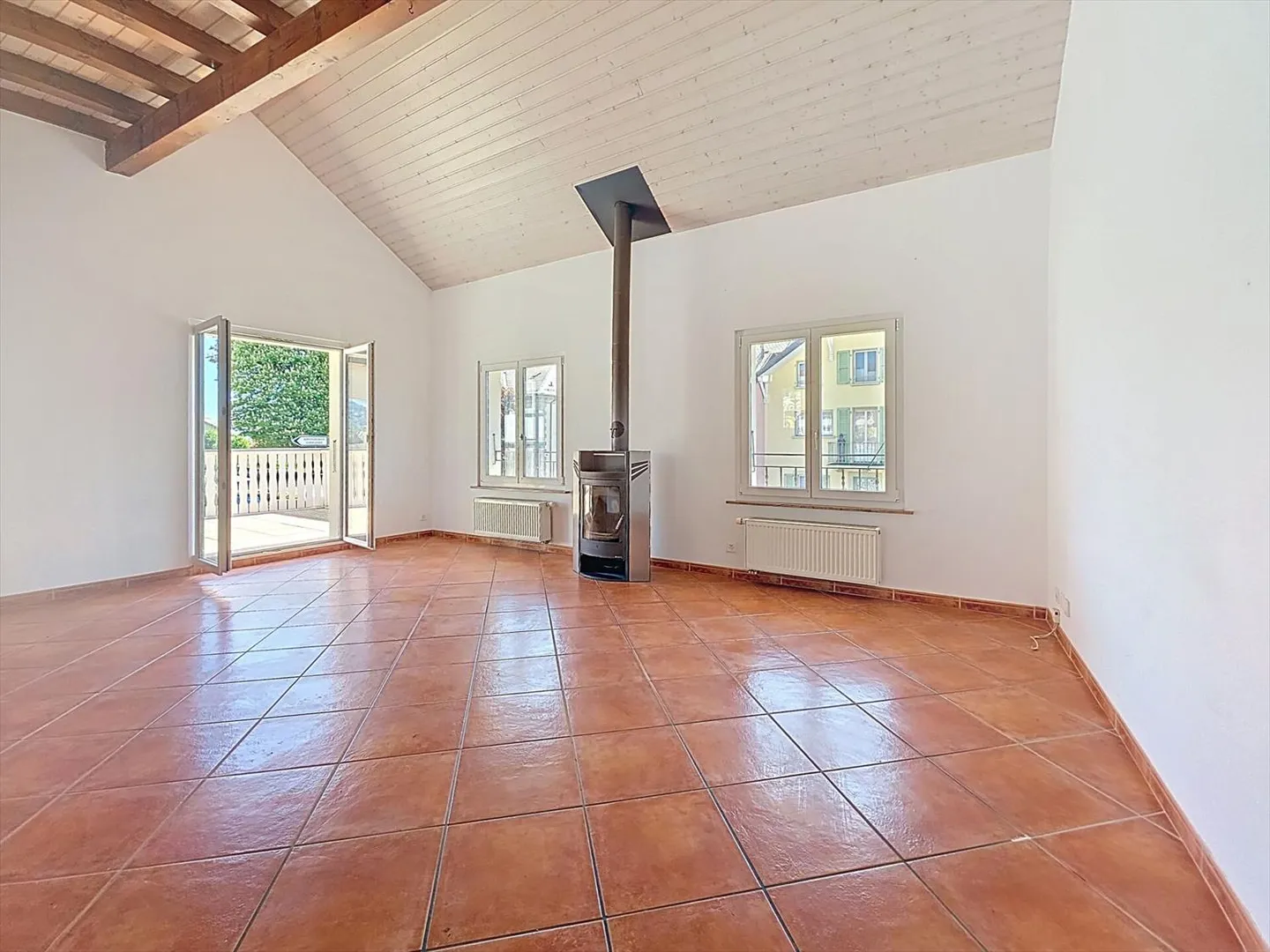 Casa singola in affitto - Foto 4 di 12