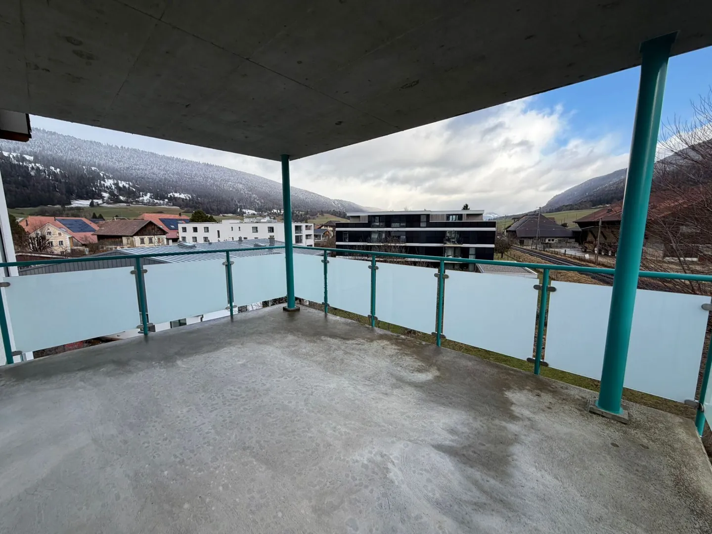 Courtelary, bellissimo appartamento 3.5 locali al 2° piano con terrazza, ascensore e garage - Foto 4 di 8