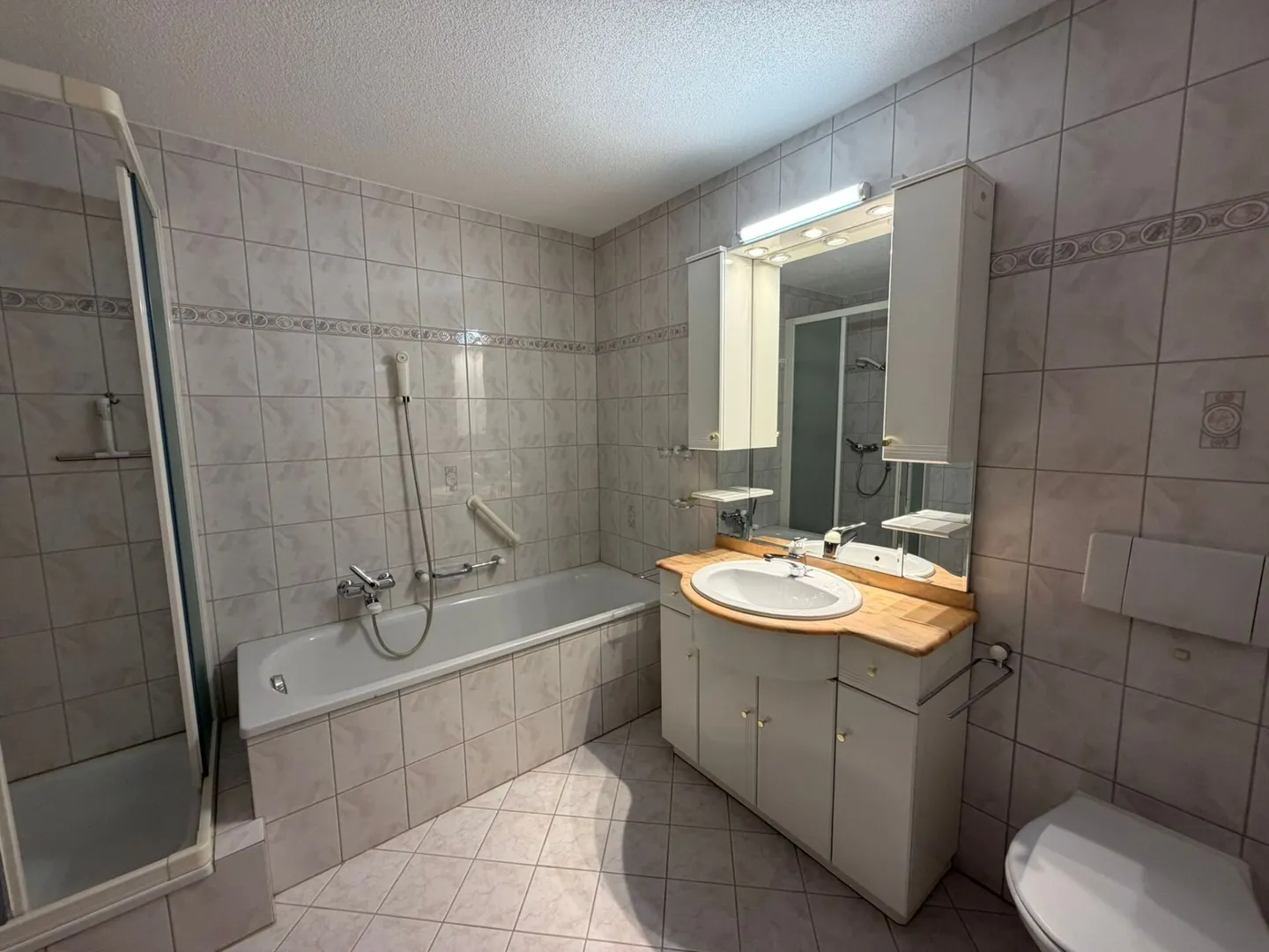 Courtelary, bellissimo appartamento 3.5 locali al 2° piano con terrazza, ascensore e garage - Foto 5 di 8