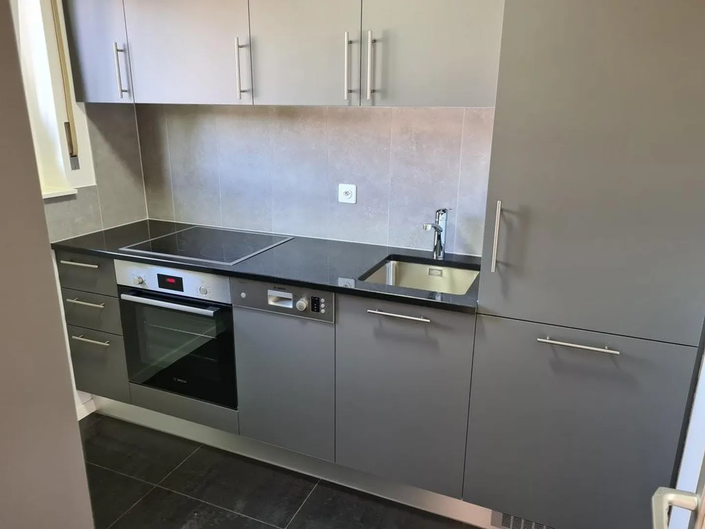 Beautiful 2.5-room apartment for rent on the 1st floor - Photo 8 of 12