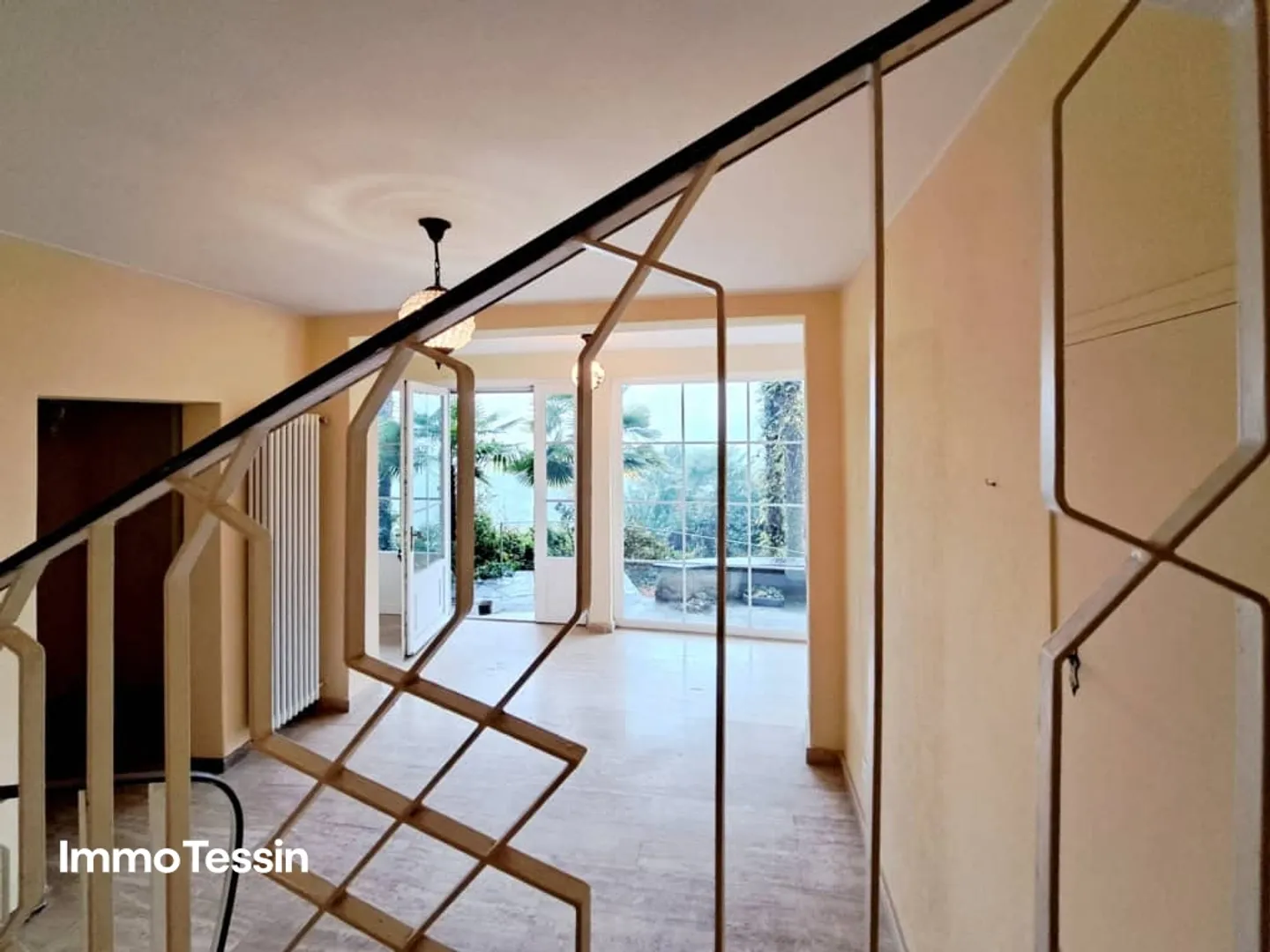 OPPORTUNITÀ: Villa esclusiva ed elegante con fascino senza tempo e vista sul Lago di Lugano - Foto 12 di 13