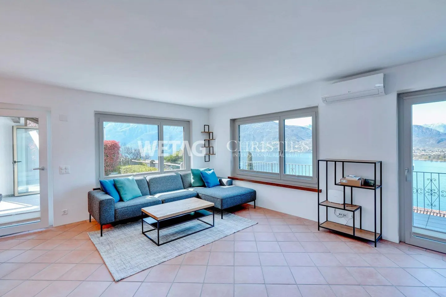 Gambarogno?San Nazzaro: modern villa with panoramic views of Lake Maggiore, also ideal as a holiday residence, for sale - Photo 3 of 13