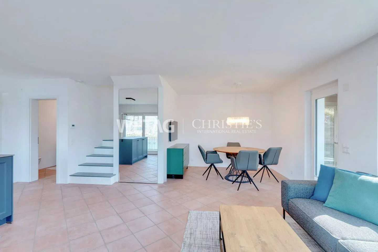 Gambarogno?San Nazzaro: modern villa with panoramic views of Lake Maggiore, also ideal as a holiday residence, for sale - Photo 4 of 13