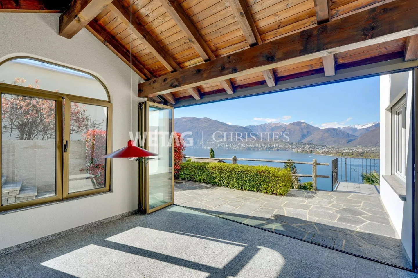 Gambarogno?San Nazzaro: modern villa with panoramic views of Lake Maggiore, also ideal as a holiday residence, for sale - Photo 5 of 13