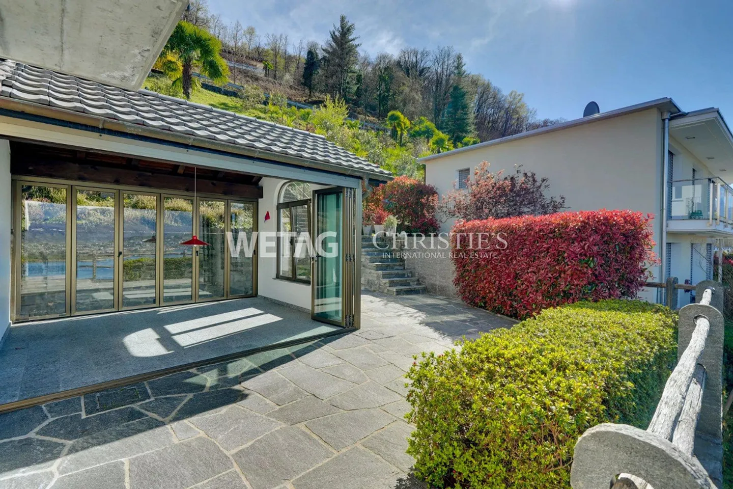 Gambarogno?San Nazzaro: modern villa with panoramic views of Lake Maggiore, also ideal as a holiday residence, for sale - Photo 6 of 13