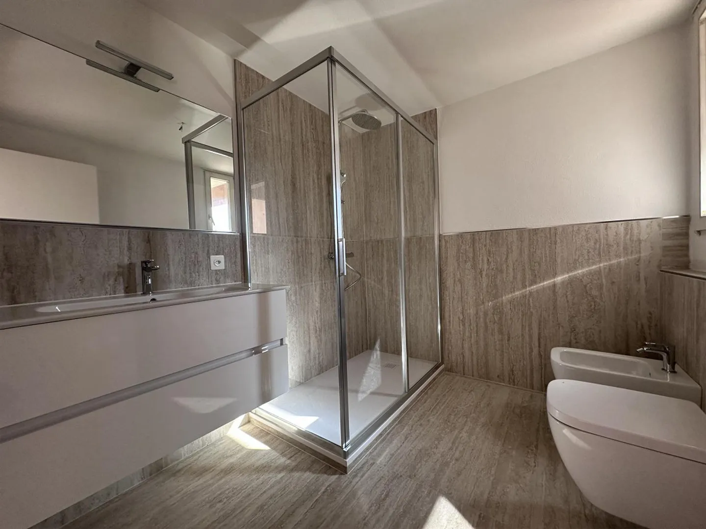 IMPERDIBILE ATTICO 4.5 CON PISCINA E VISTA PANORAMICA - Foto 8 di 13