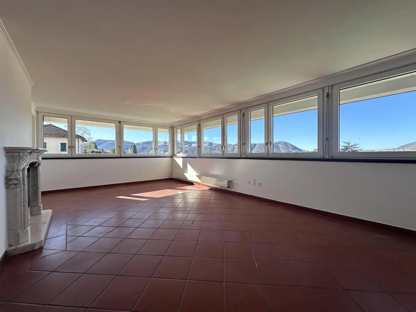 IMPERDIBILE ATTICO 4.5 CON PISCINA E VISTA PANORAMICA - Foto 4 di 13