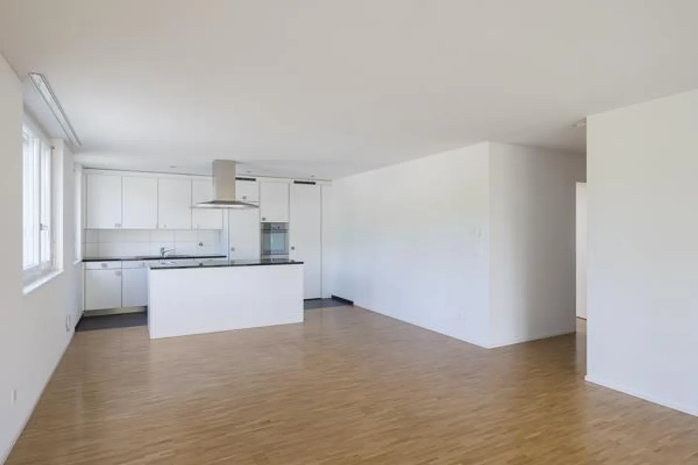 Comfort abitativo in una zona tranquilla a Romanshorn! - Foto 3 di 11