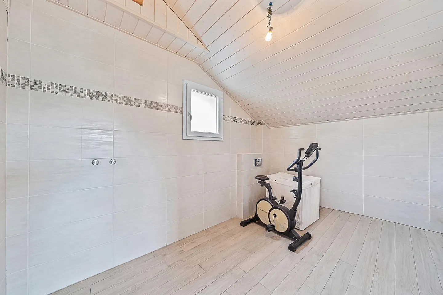 VALEYRES-SOUS-RANCES - Incantevole appartamento duplex di 5,5 locali con balcone - Foto 13 di 13