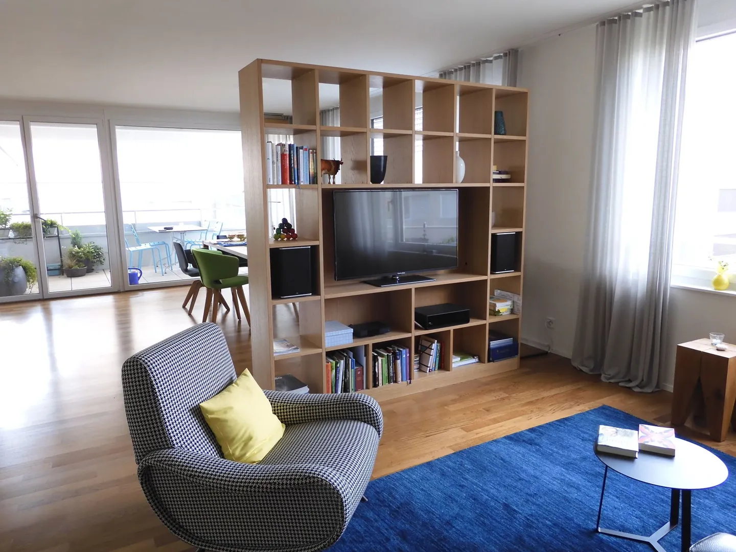 Modern Apartment - 3.5 Room Apartment Near the Train Station, Sunny and Spacious - Photo 4 of 11