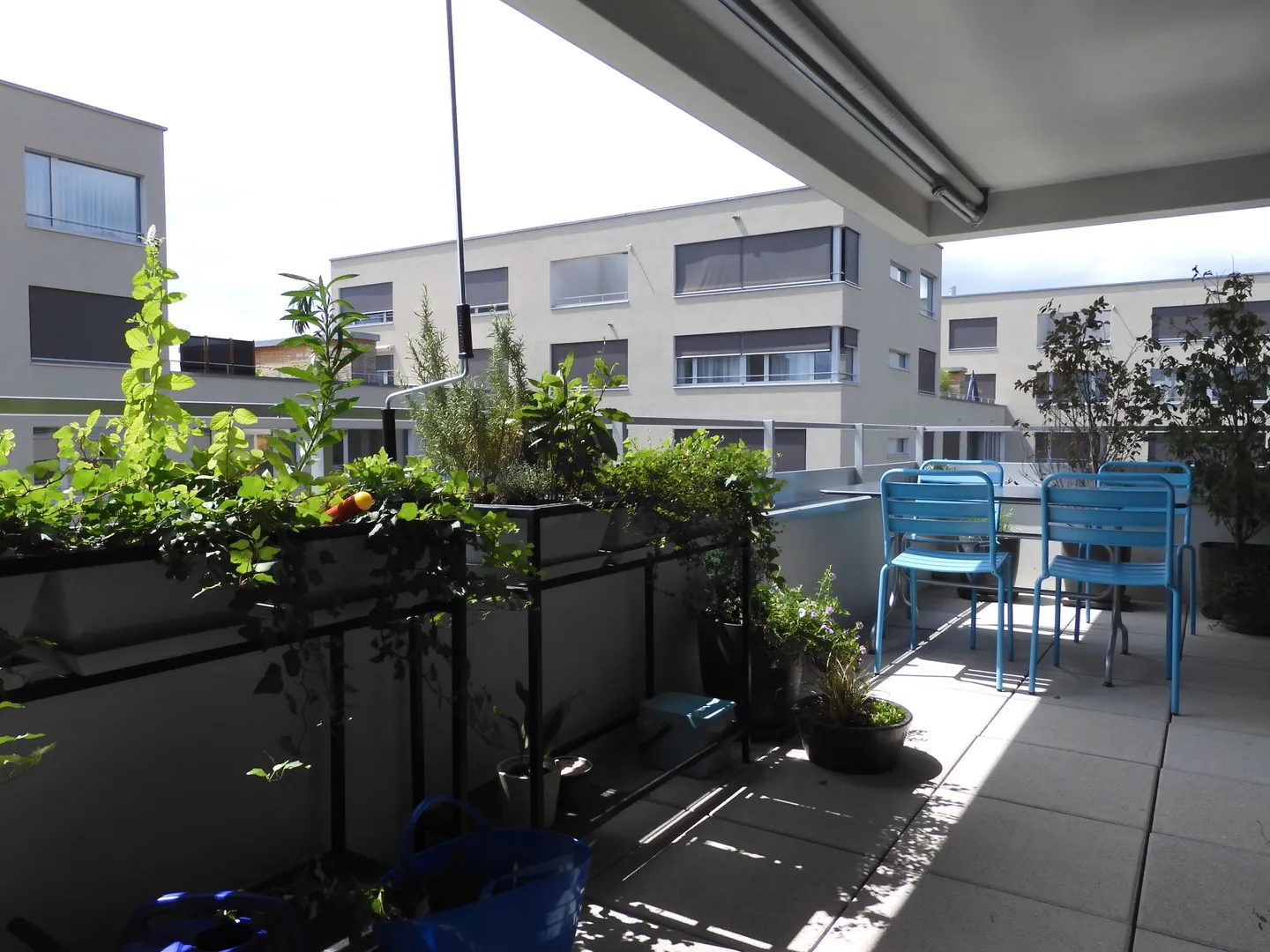 Modern Apartment - 3.5 Room Apartment Near the Train Station, Sunny and Spacious - Photo 2 of 11
