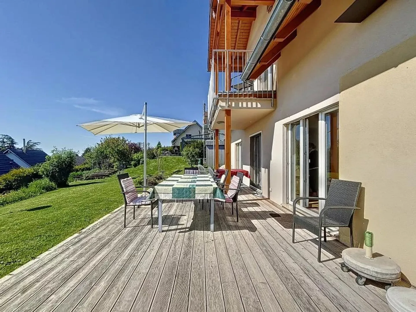 Villa con molta luce e vista sulle Alpi - Foto 12 di 12