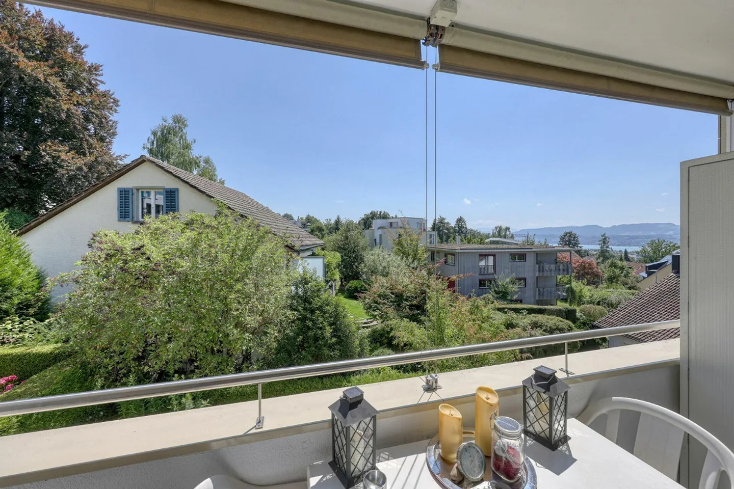 Elegant Maisonette with Lake View and Sun Terraces - Photo 6 of 9