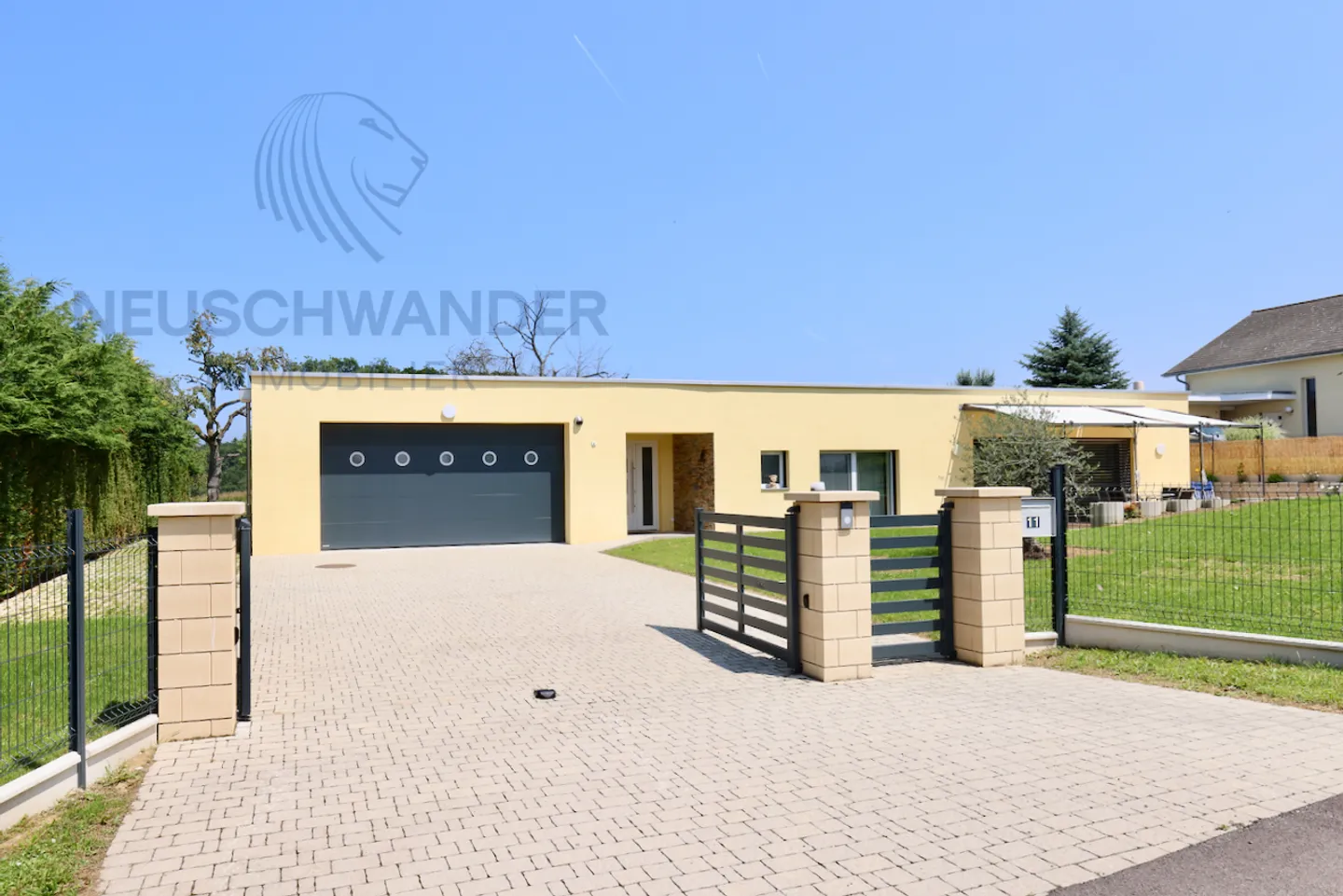 Magnifique villa neuve de plain-pied au calme dans quartier verdoyant - Photo 1 sur 19