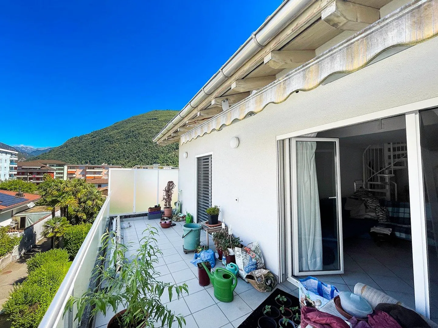 Grande appartamento 6.5 locali, Duplex con terrazza e parcheggio - Foto 4 di 13