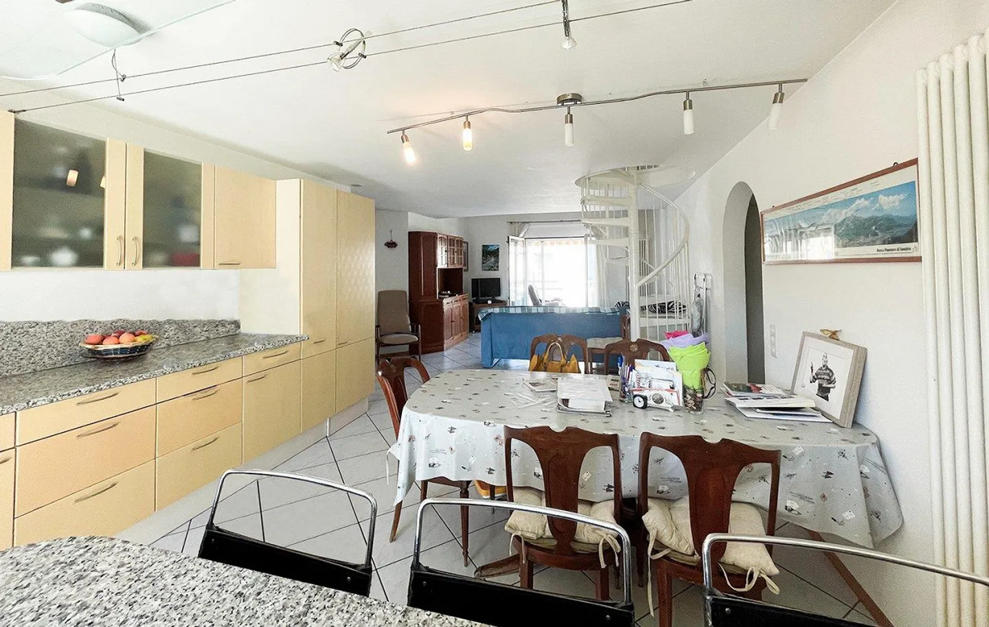 Grande appartamento 6.5 locali, Duplex con terrazza e parcheggio - Foto 7 di 13