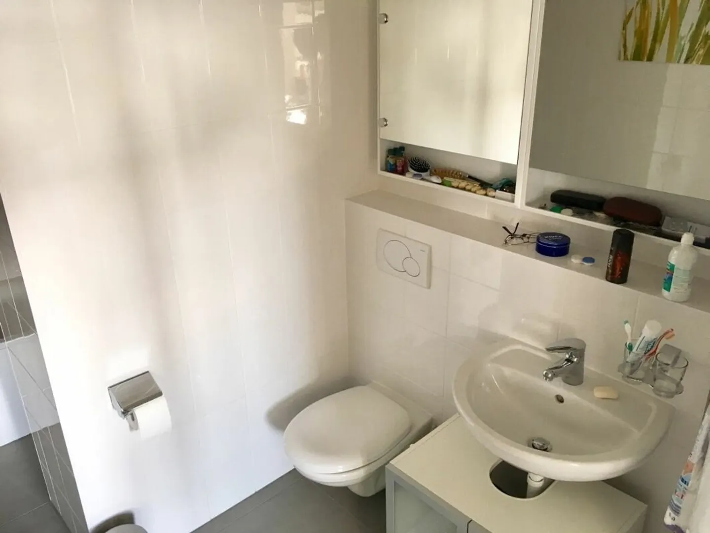 Spacious and Central - Photo 2 of 4