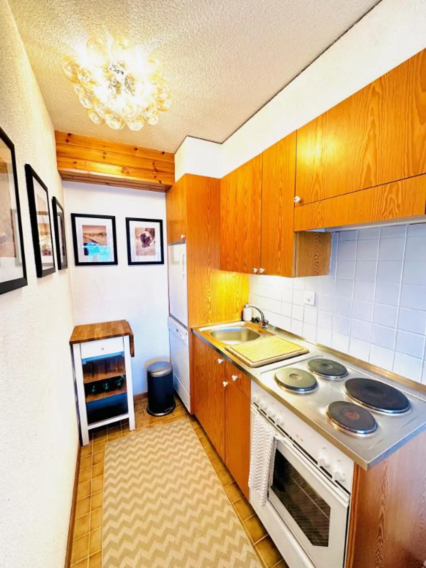 2.5 Room Apartment - Photo 3 of 5