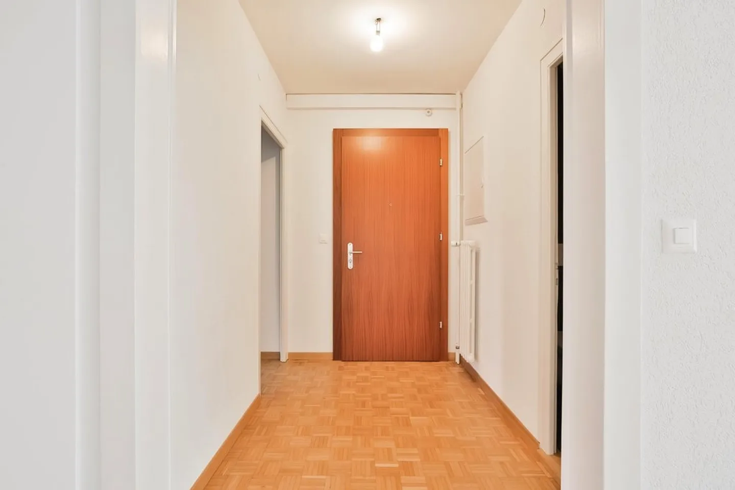 Appartamento spazioso con 7 stanze - Foto 2 di 9