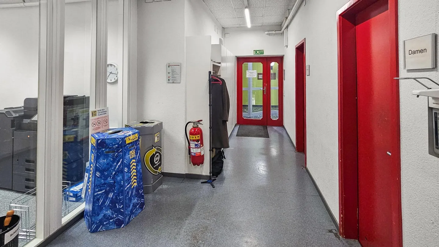 Bien commercial avec des options d'aménagement flexibles au cœur de Baden - Photo 2 sur 12