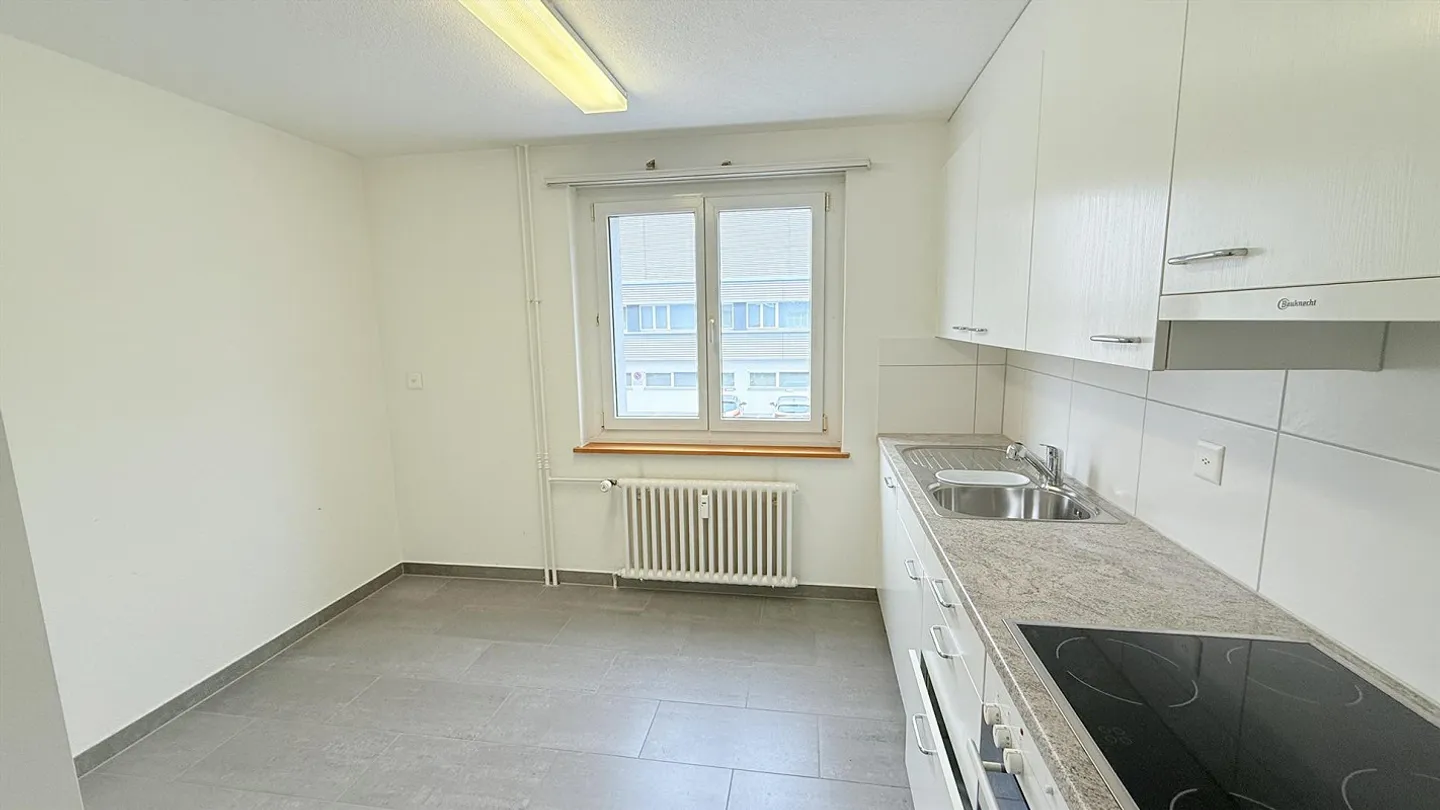 Sunny, bright 3.5 room apartment with unobstructed view - Photo 3 of 16