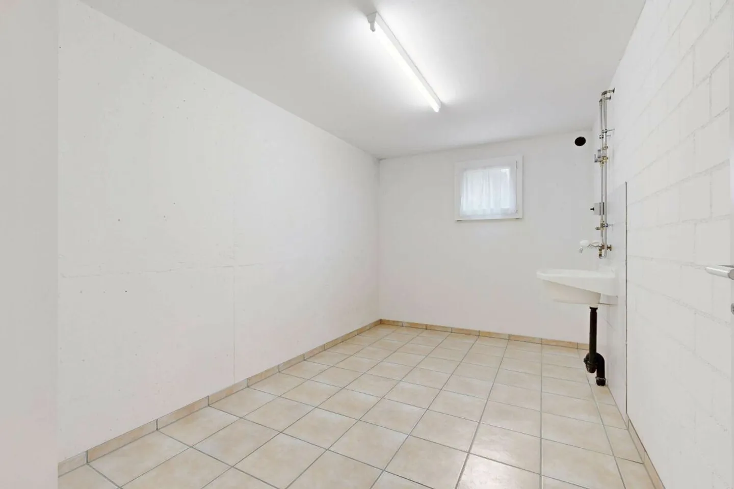 Appartamento duplex luminoso di 3,5 locali in una posizione tranquilla ma centrale - Foto 14 di 19