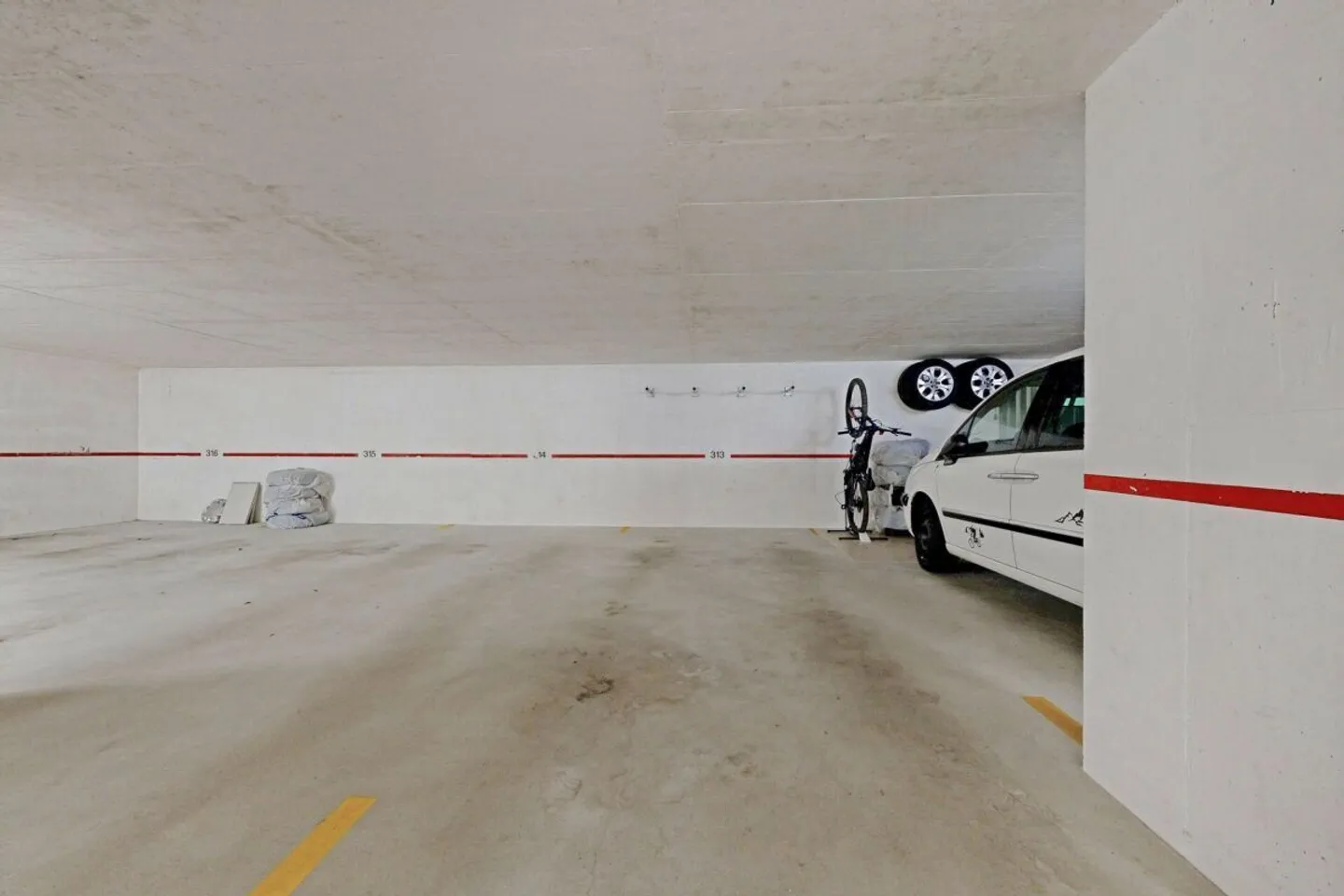 Appartamento duplex luminoso di 3,5 locali in una posizione tranquilla ma centrale - Foto 15 di 19