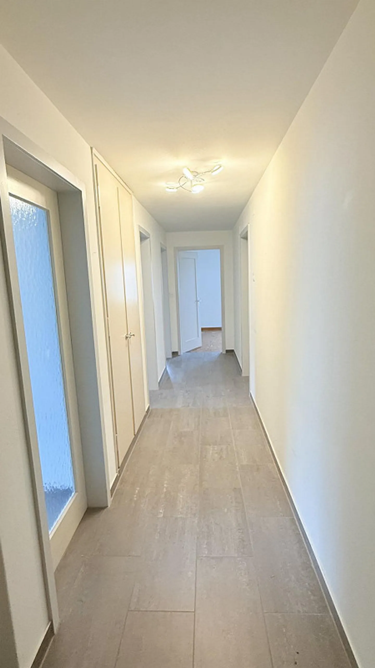 Sunny, bright 3.5 room apartment with unobstructed view - Photo 9 of 16