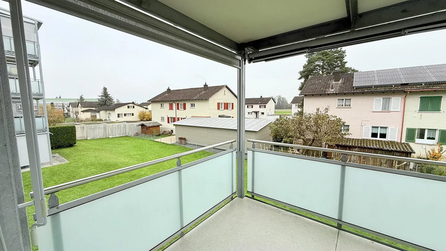 Sunny, bright 3.5 room apartment with unobstructed view - Photo 7 of 16