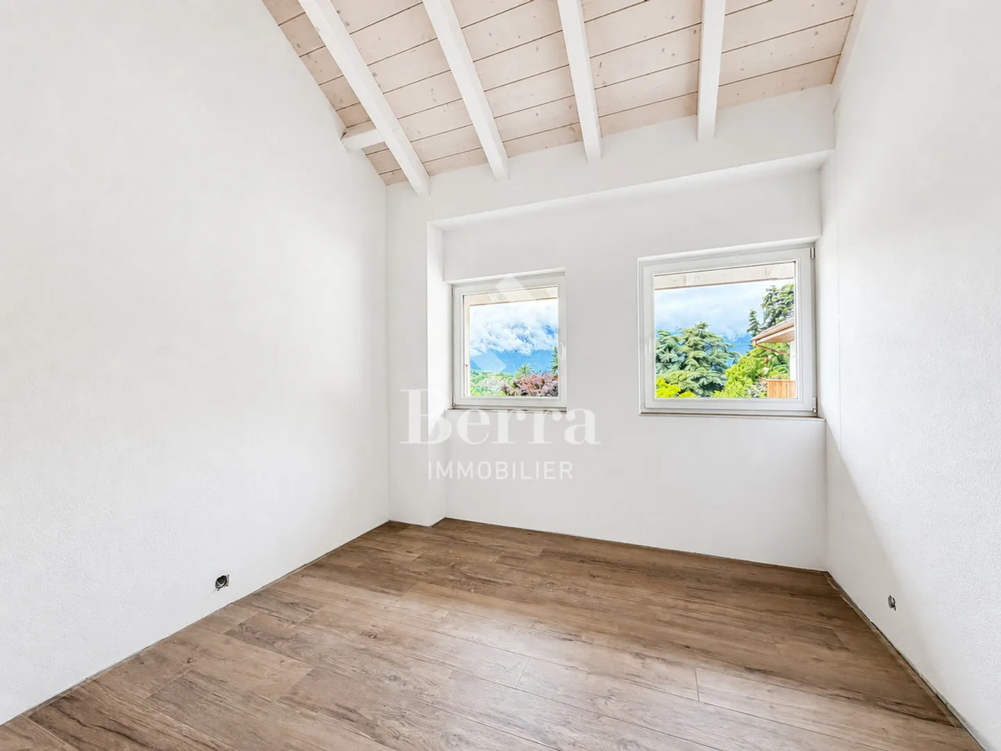 Spacious 4.5-Room Apartment - Photo 9 of 15