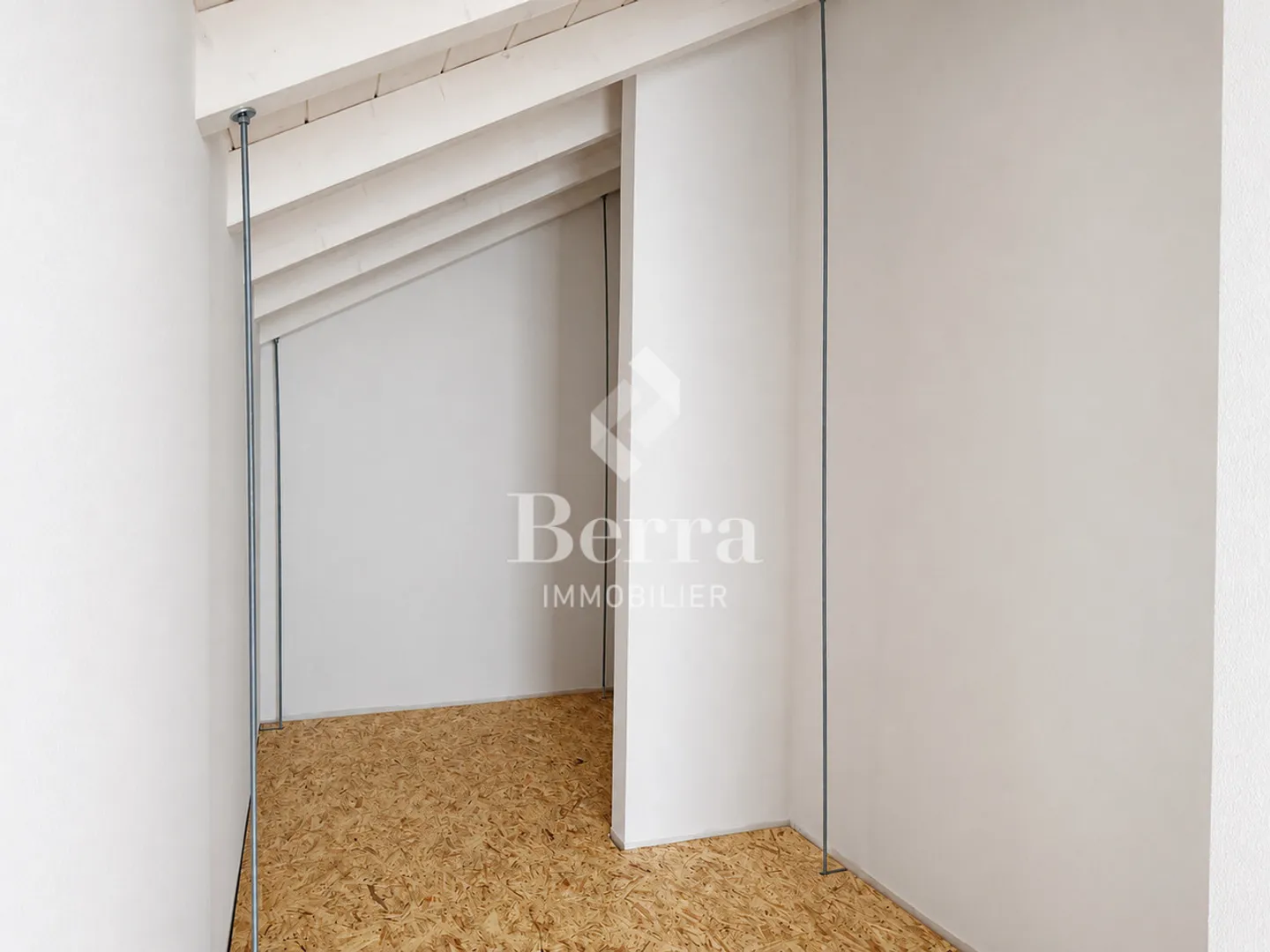 Spacious 4.5-Room Apartment - Photo 6 of 15
