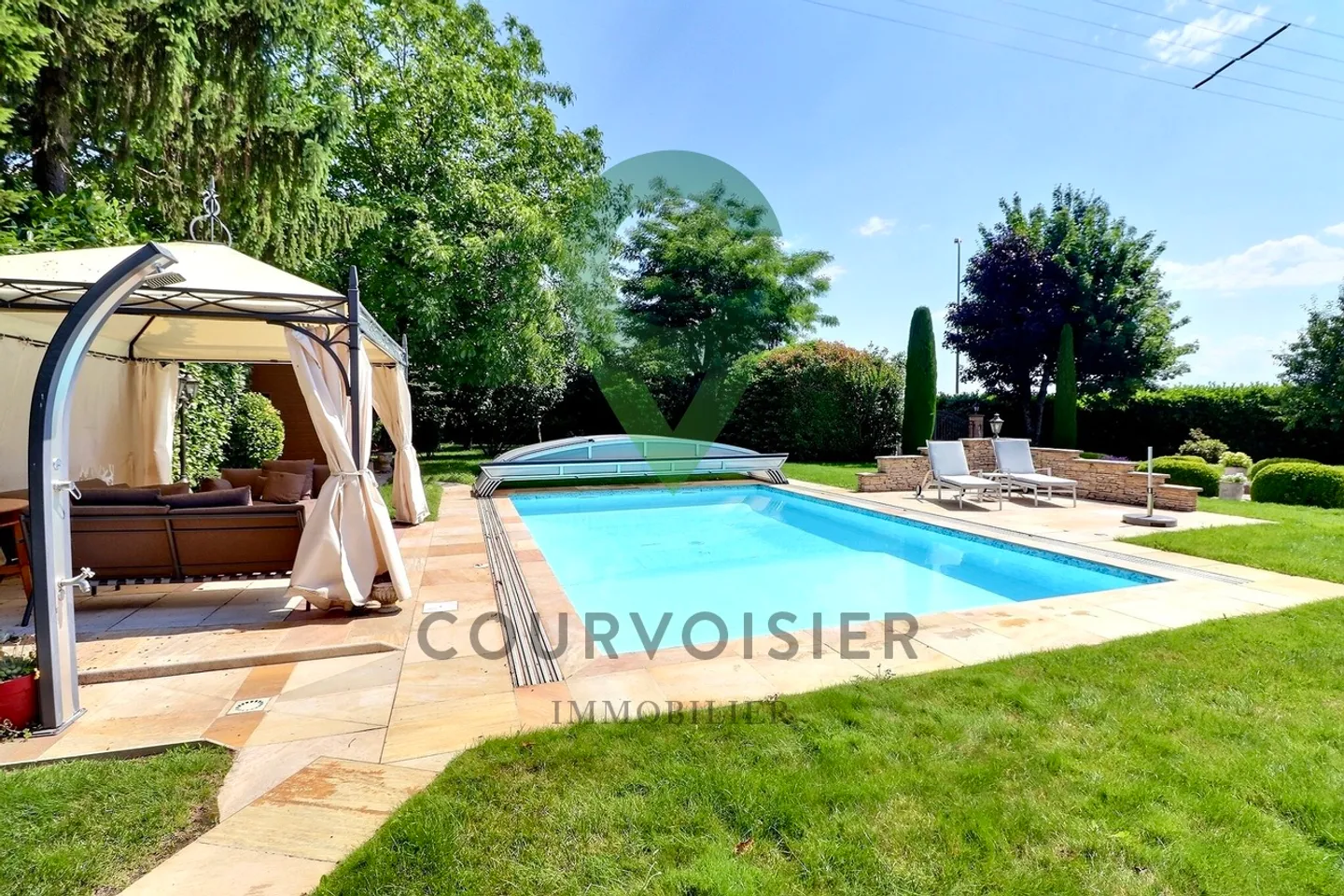 Incroyable propriété familiale avec piscine et jacuzzi - Photo 10 sur 12
